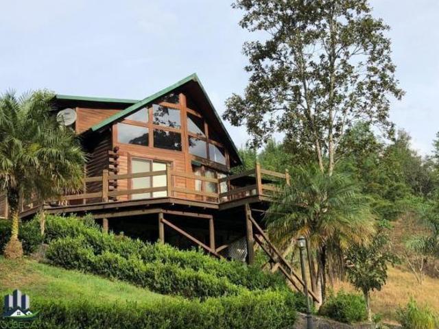 Cabaña en Venta con 1,500 m2 de Terreno, Camino Coapexpan, Xalapa