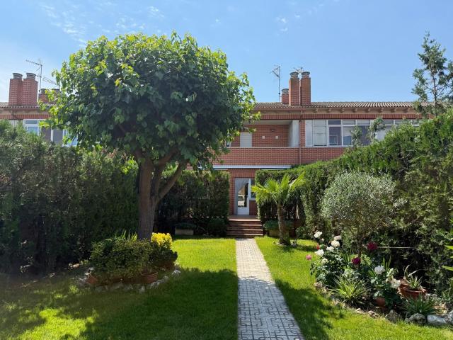 Casa en venta en Valdestillas, Castilla y León