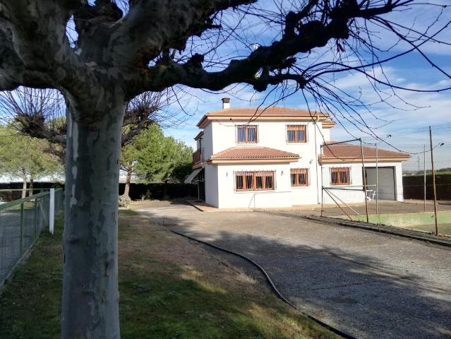 Casa en venta en Villares De La Reina