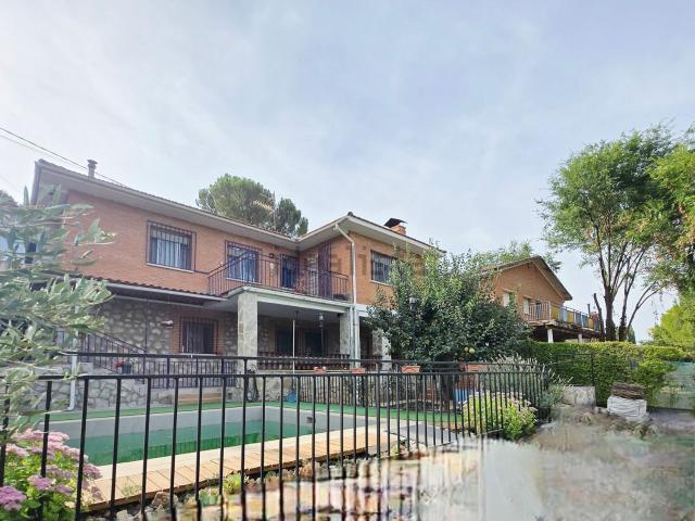 Casa en venta en Escariche, Guadalajara
