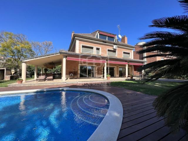 Casa en venta en Finestrelles, Baix Llobregat