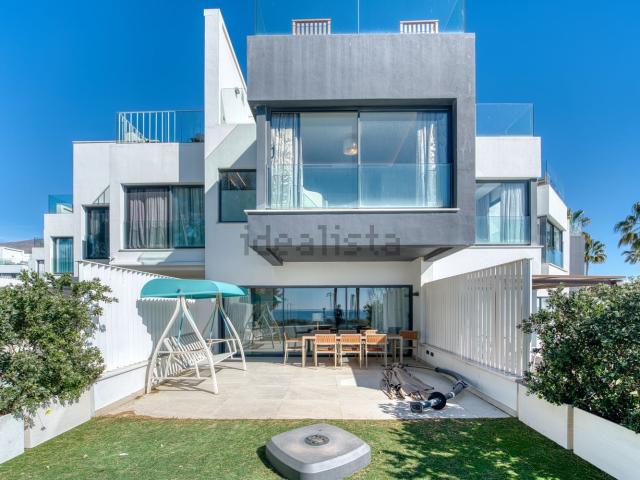 Casa en alquiler en Urbanización Altos de Guadalobon, Estepona