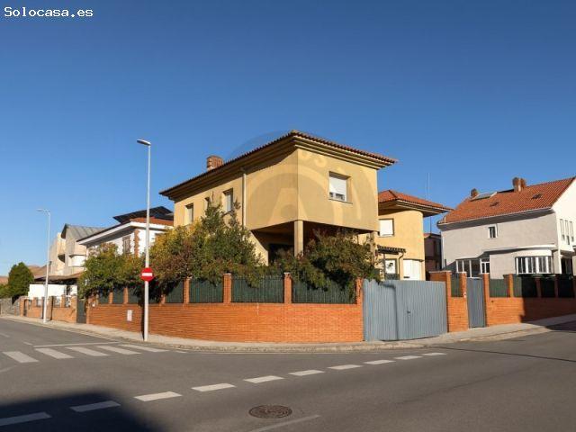 Casa en venta en El Vivero, Cáceres