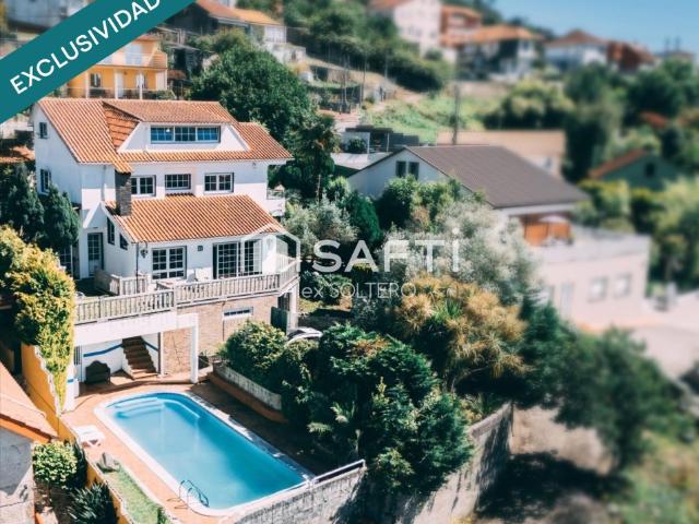 Chalet en venta en Teis, Vigo