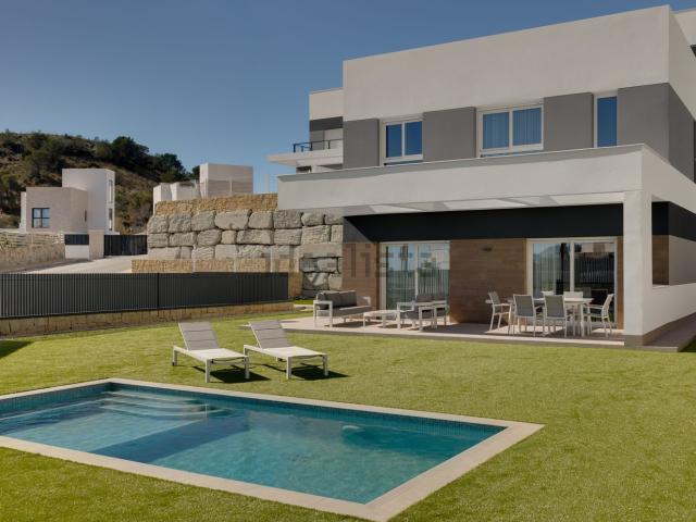 Casa en alquiler en la Marina Baixa, Valencia