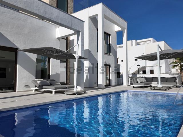 Casa en venta en Finestrat, Valencia