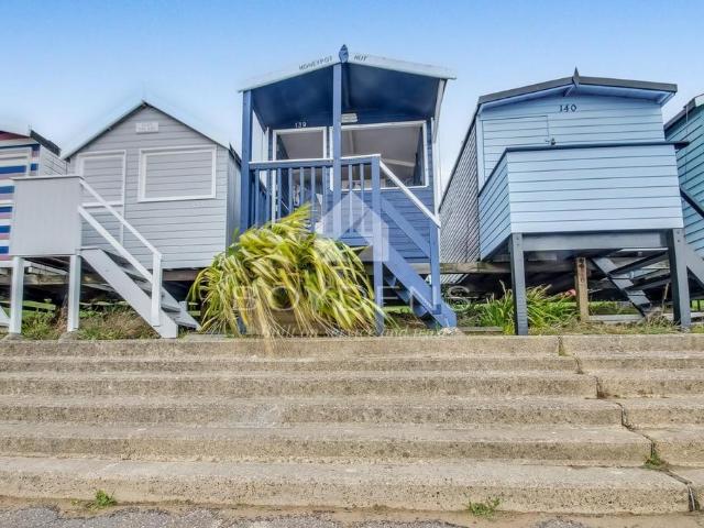 House for sale in Frinton and Walton, Dale Hill
