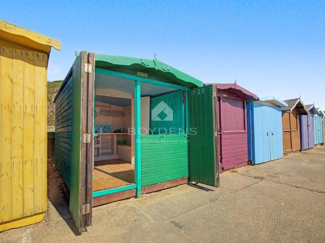 House for sale in Frinton and Walton, Dale Hill
