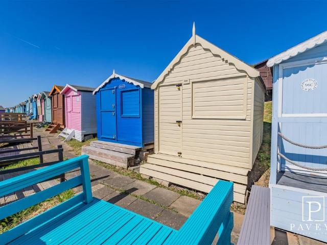 House for sale in Frinton and Walton, Dale Hill