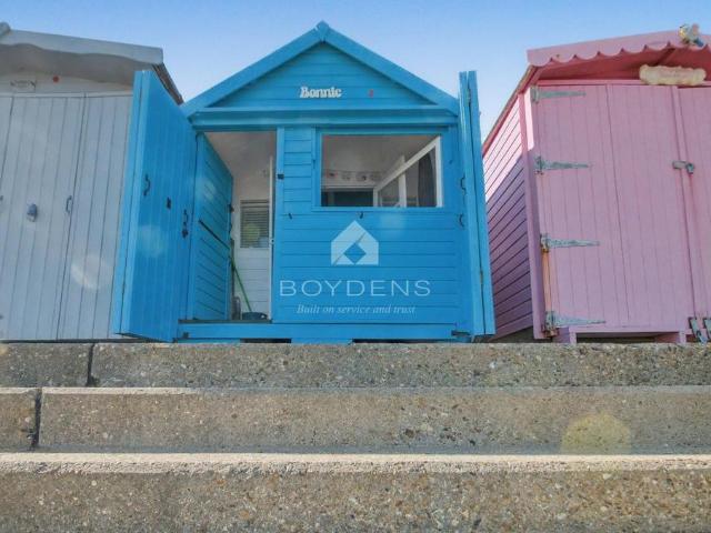 House for sale in Walton-on-the-Naze, Tendring