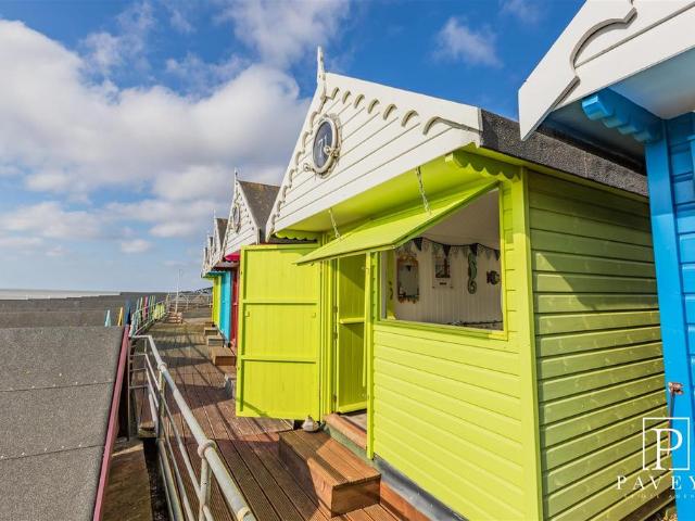 House for sale in Frinton and Walton, Dale Hill