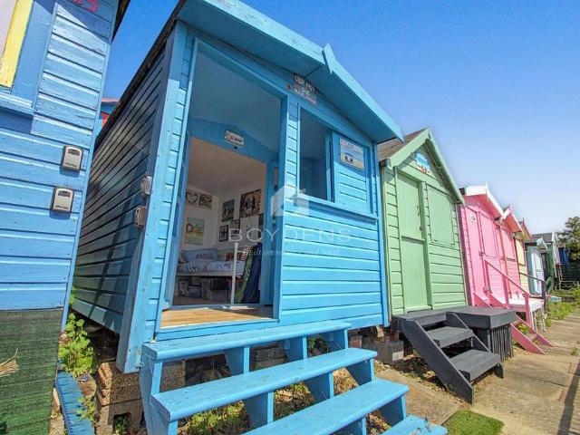 House for sale in Frinton and Walton, Dale Hill