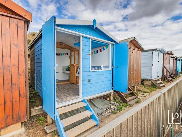 House for sale in Frinton and Walton, Dale Hill