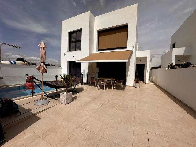 Casa en venta en Formentera Del Segura
