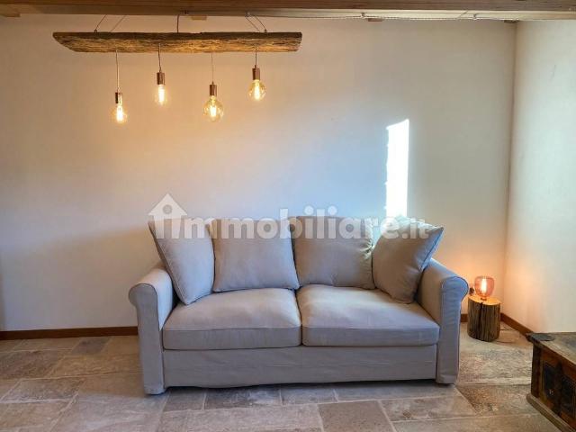 Villa Indipendente in affitto a Chamois, Aosta