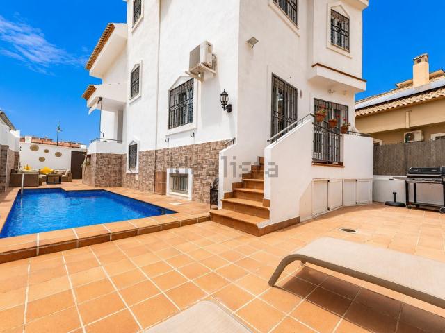 Casa en alquiler en Los Boliches, Costa del Sol Occidental