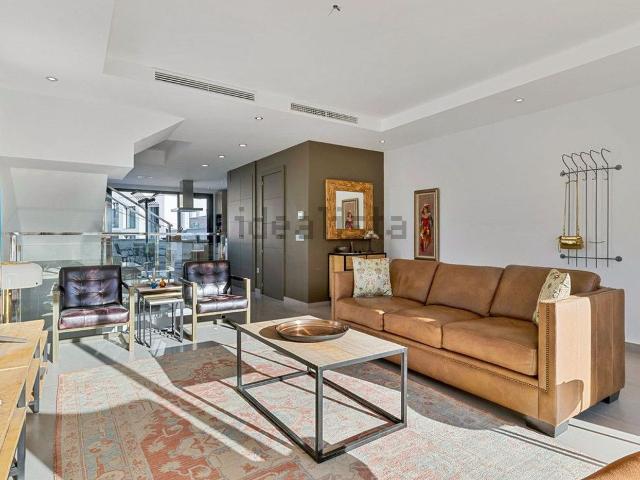 Casa en venta en Los Pacos, Fuengirola