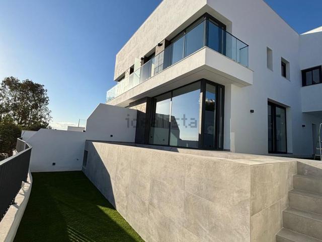 Casa en venta en Puerto de la Torre, Málaga-Costa del Sol