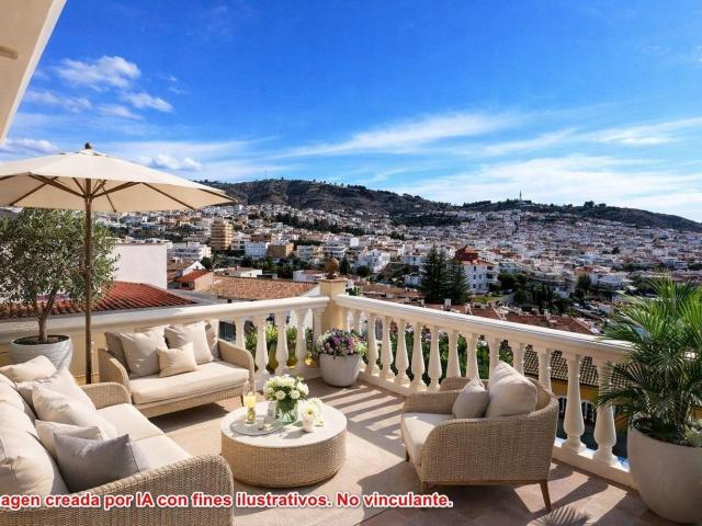 Casa en venta en Puerto de la Torre, Málaga-Costa del Sol