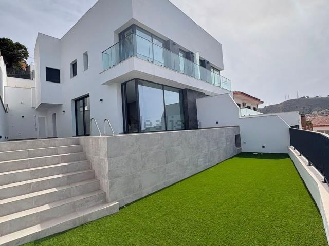Casa en venta en Puerto de la Torre, Málaga-Costa del Sol