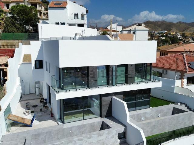 Casa en venta en Puerto de la Torre, Málaga-Costa del Sol