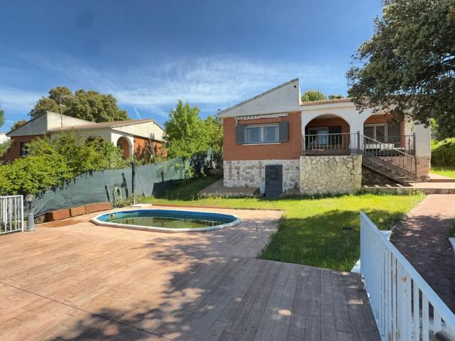 Casa en venta en Fuentenovilla, Urbanización Las Fuentes