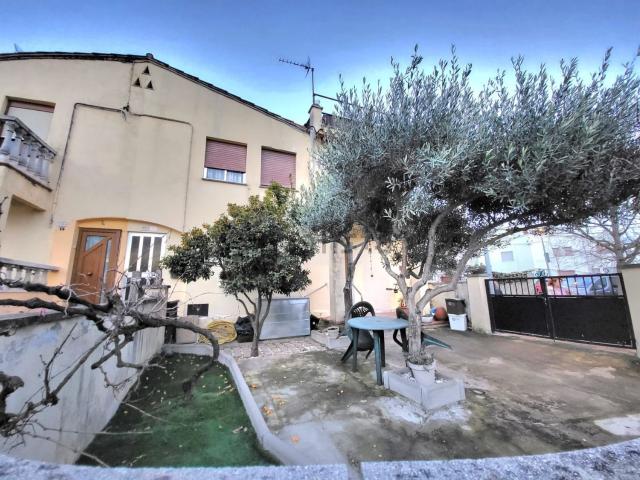 Casa en venta en Germans Sàbat, Gironès