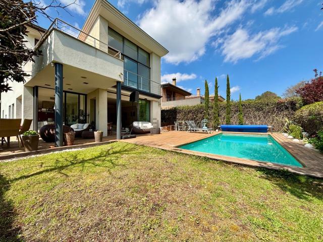 Casa en venta en Girona, Fontajau