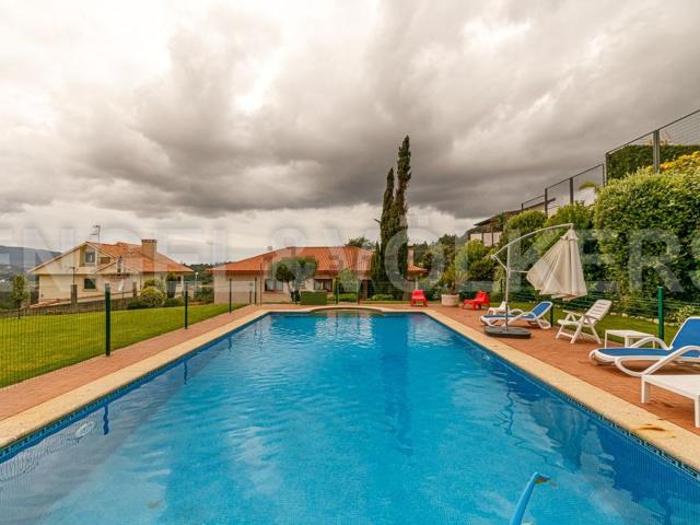 Casa en venta en Vilaza, Vigo