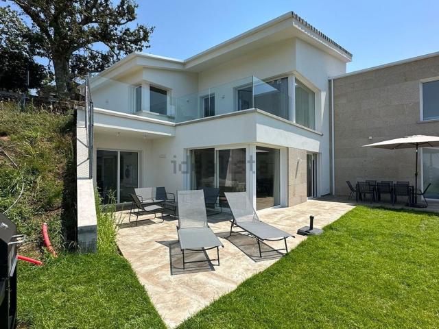 Casa en venta en Gondomar, O Lousado