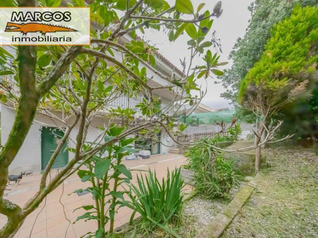 Casa en venta en A Bastida, Vigo