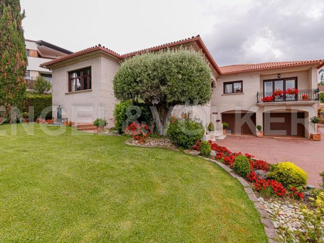 Casa en venta en Vilaza, Vigo