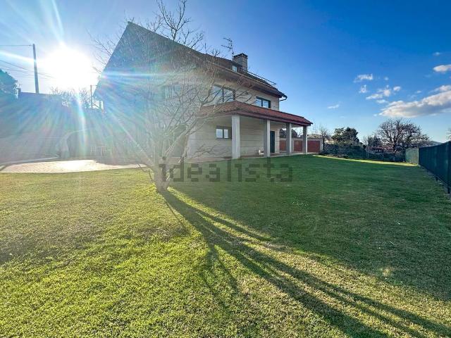 Casa en venta en Donas, Vigo