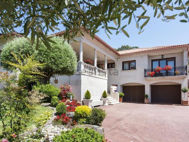 Casa en venta en Vilaza, Vigo