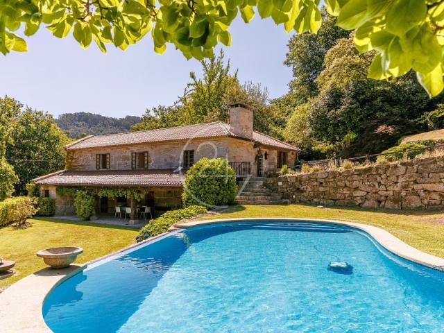 Casa en venta en Peitieiros, Vigo