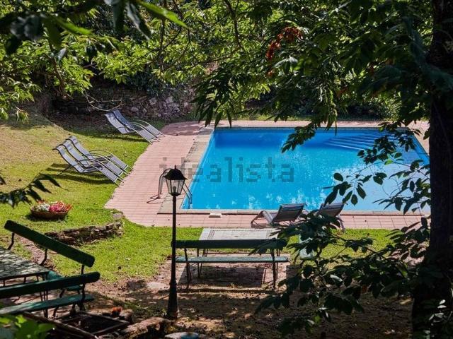 Casa en venta en Guntín, Vigo