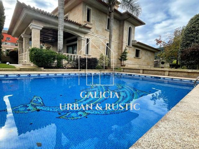 Casa en venta en Mañufe, Vigo