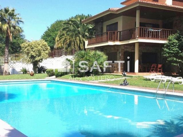 Casa en venta en A Bastida, Vigo