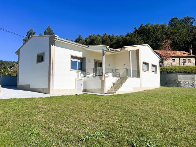 Casa en venta en A Portela, Vigo