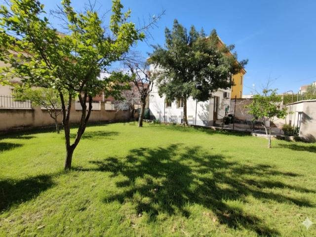 Casa en venta en Genil, Granada