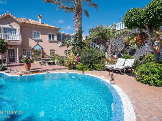 Casa en venta en Granadilla de Abona, Médano Beach