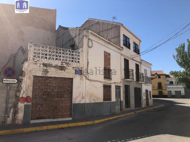 Casa en venta en Guadahortuna