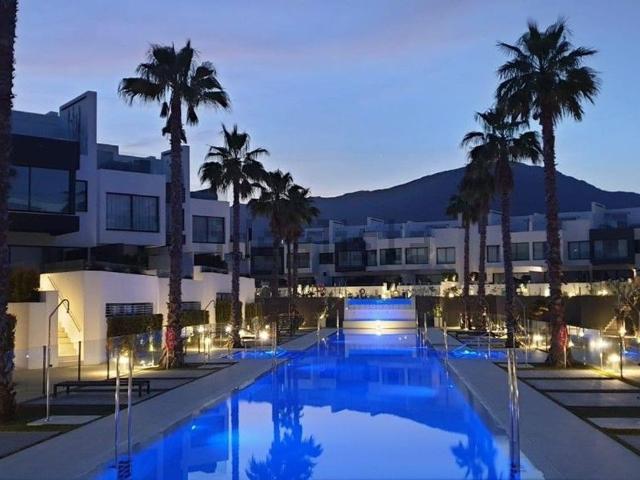 Casa en alquiler en Urbanización Altos de Guadalobon, Estepona