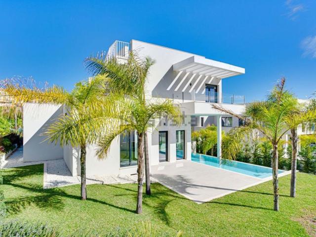 Casa en venta en Elviria, Costa del Sol Occidental