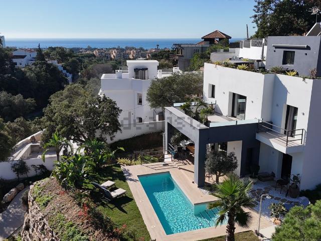 Casa en venta en Elviria, Costa del Sol Occidental