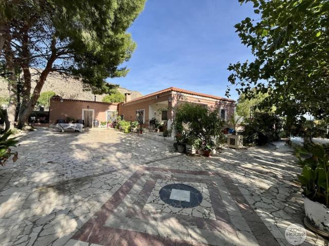 Casa en venta en el Vinalopó Mitjà / El Vinalopó Medio, Valencia