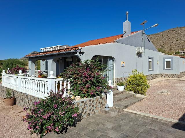 Casa en venta en el Vinalopó Mitjà / El Vinalopó Medio, Valencia