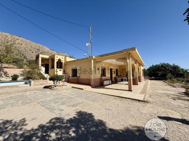 Casa en venta en el Vinalopó Mitjà / El Vinalopó Medio, Valencia