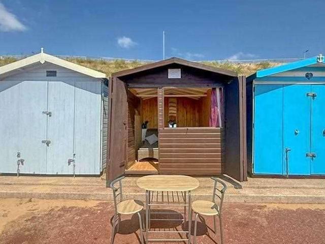 Cottage for sale in Holland-on-Sea, Dale Hill