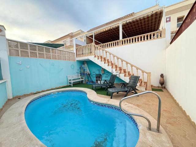 Casa en venta en La Gloria, Huércal De Almería